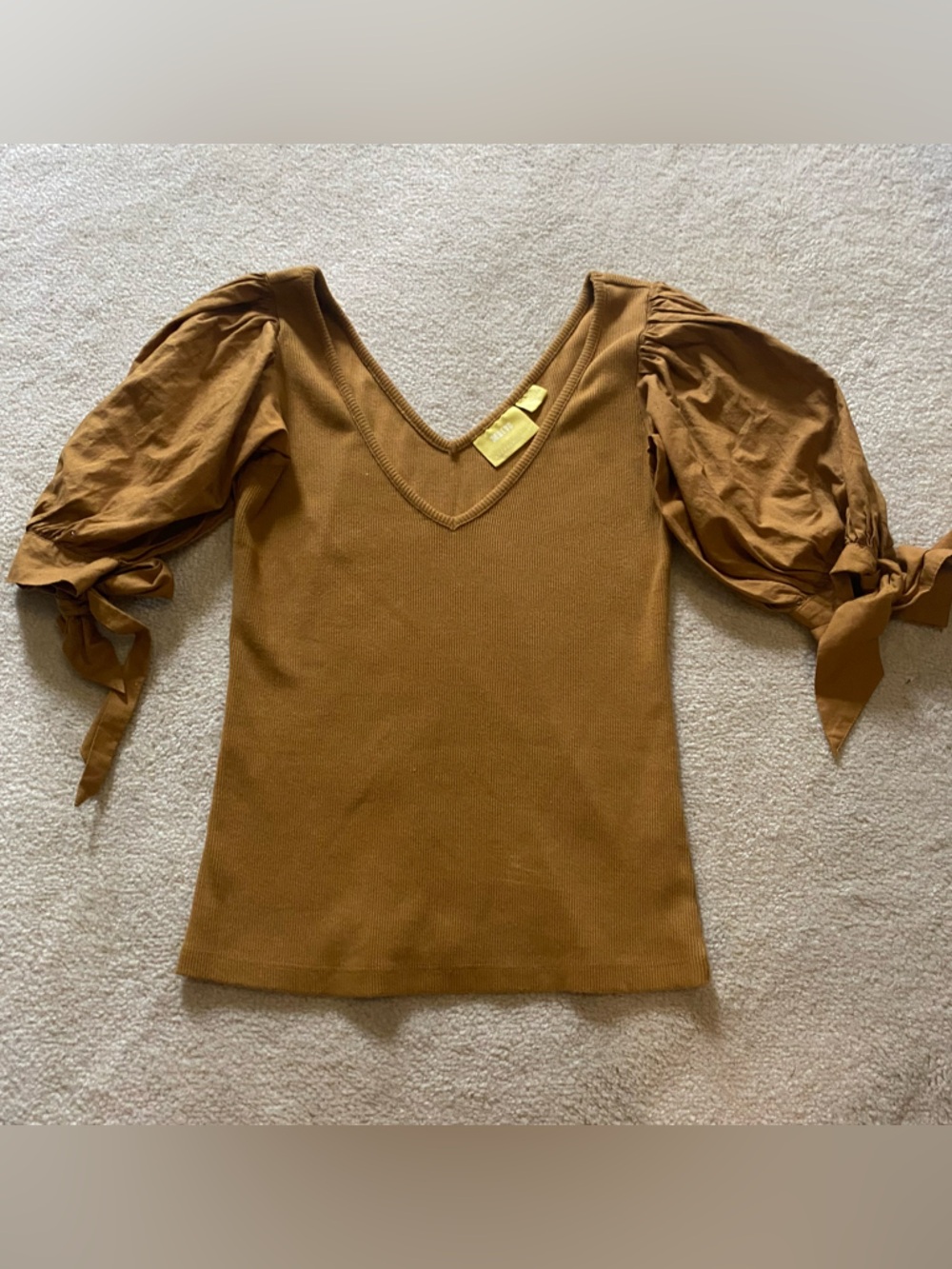 Anthropologie Maeve Top Women's XXS Gold V Neck Puff Bow Sleeve Ribbed Blouse